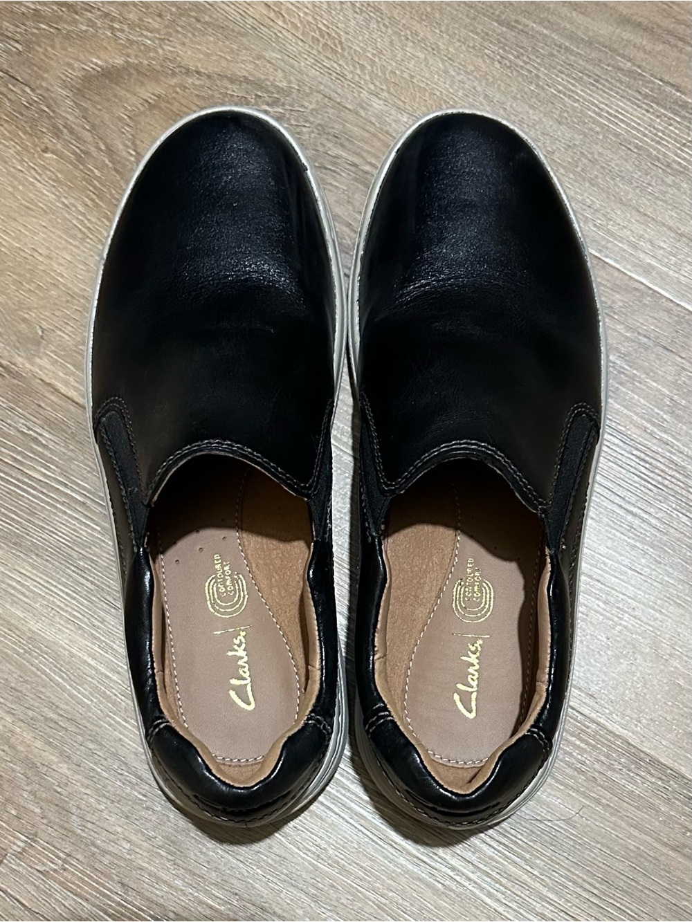 EUC Clark’s Womens Black Leather Loafers in US Size 6